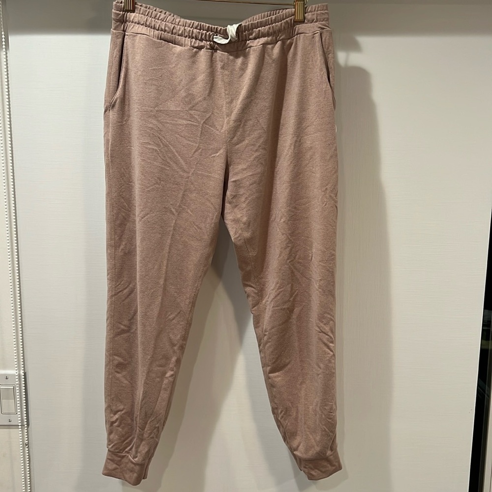 Vuori Performance Jogger - Women’s